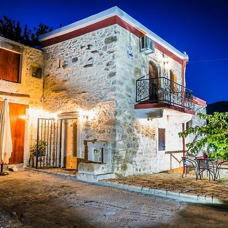 Villa Tzaniana Apomarma Bagian luar foto