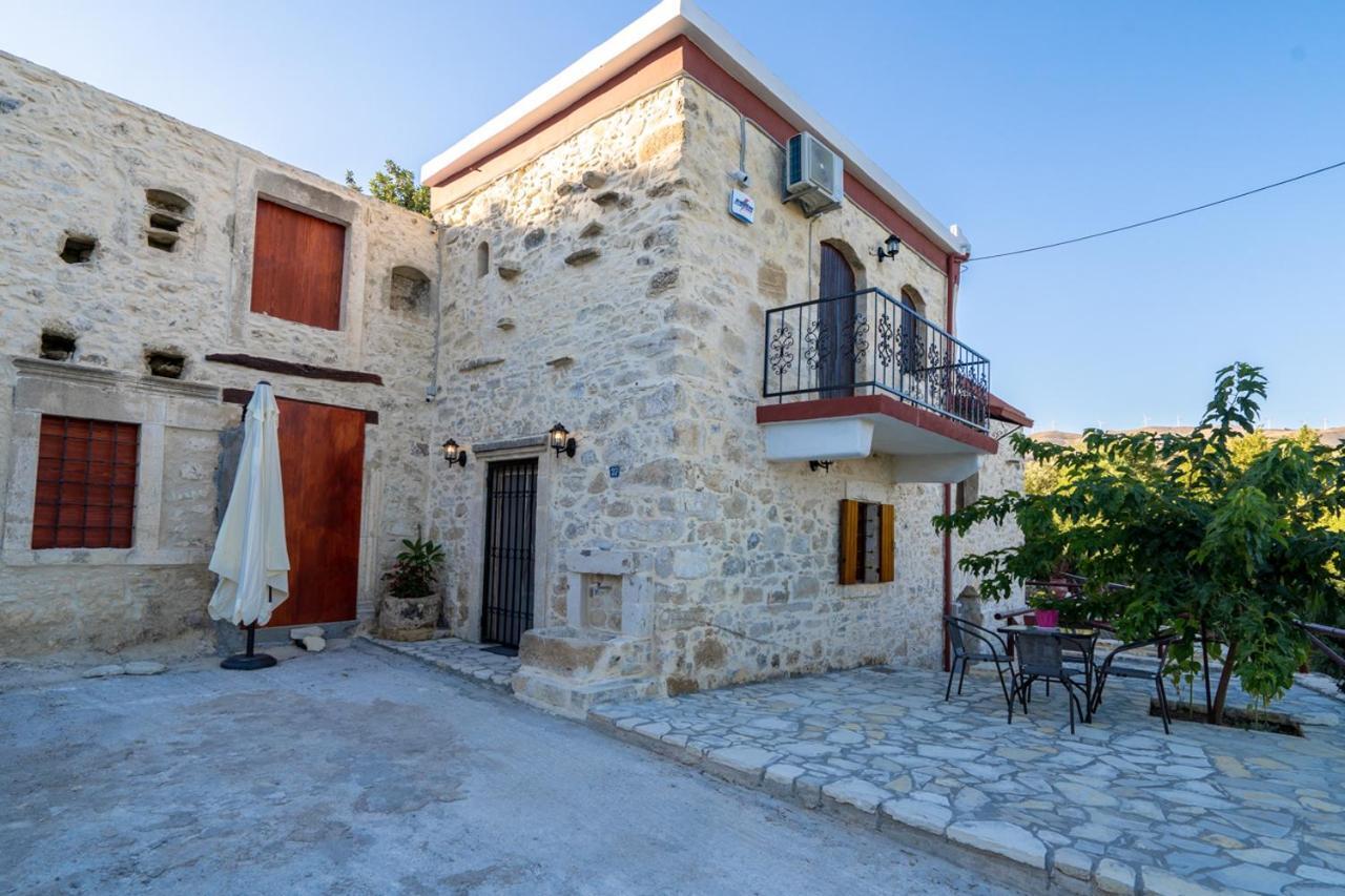 Villa Tzaniana Apomarma Bagian luar foto
