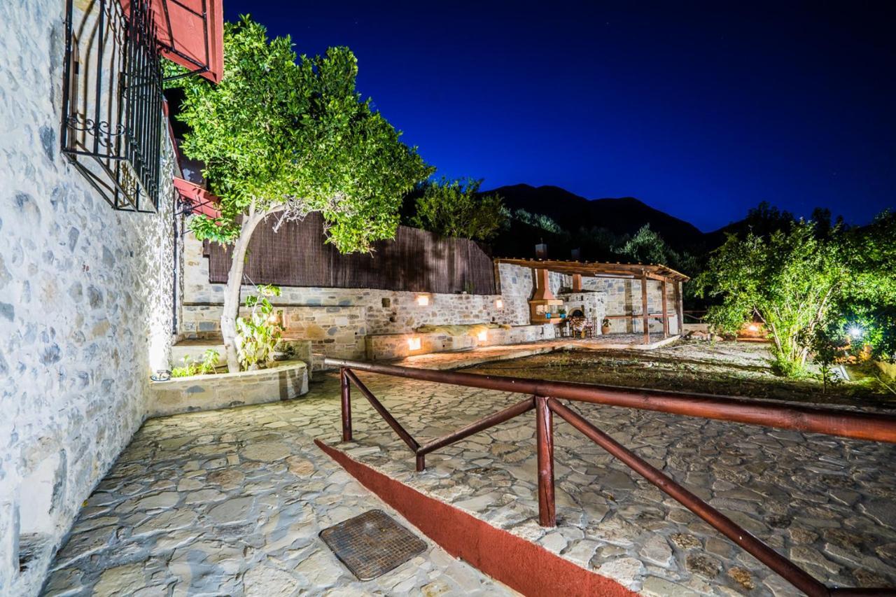 Villa Tzaniana Apomarma Bagian luar foto