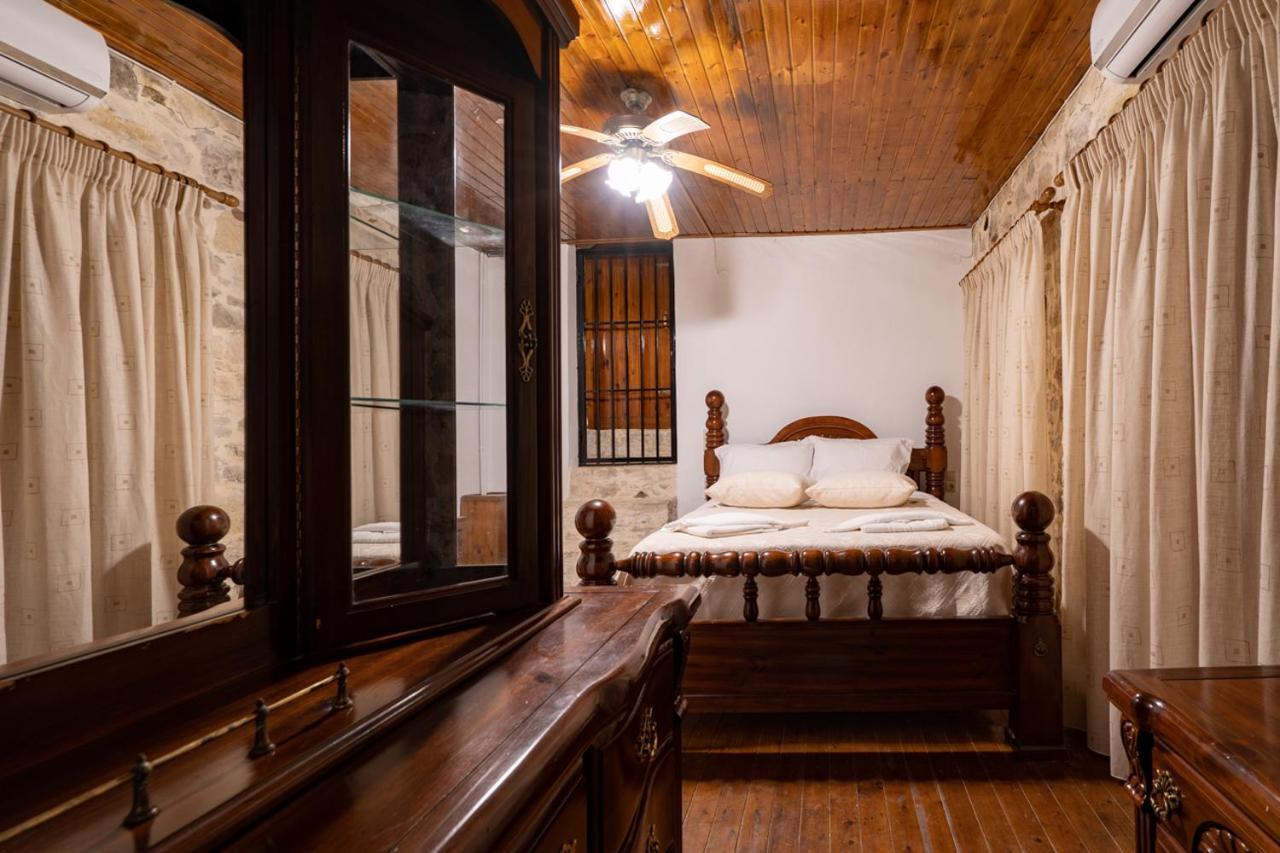 Villa Tzaniana Apomarma Bagian luar foto