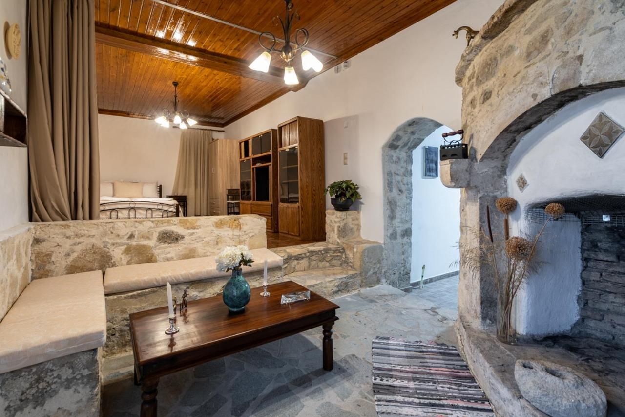 Villa Tzaniana Apomarma Bagian luar foto